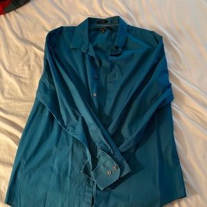 Mens xl fitted button up dress shirt.